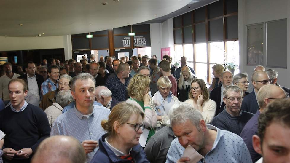 Lange rij voor de toegangspoortjes op de Dutch Pork Expo.