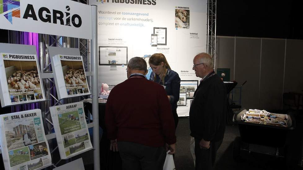 Susette ten Hulscher van Agrio beantwoordde op beide dagen vragen van varkenshouders over onze bladen, waaronder Pig Business.