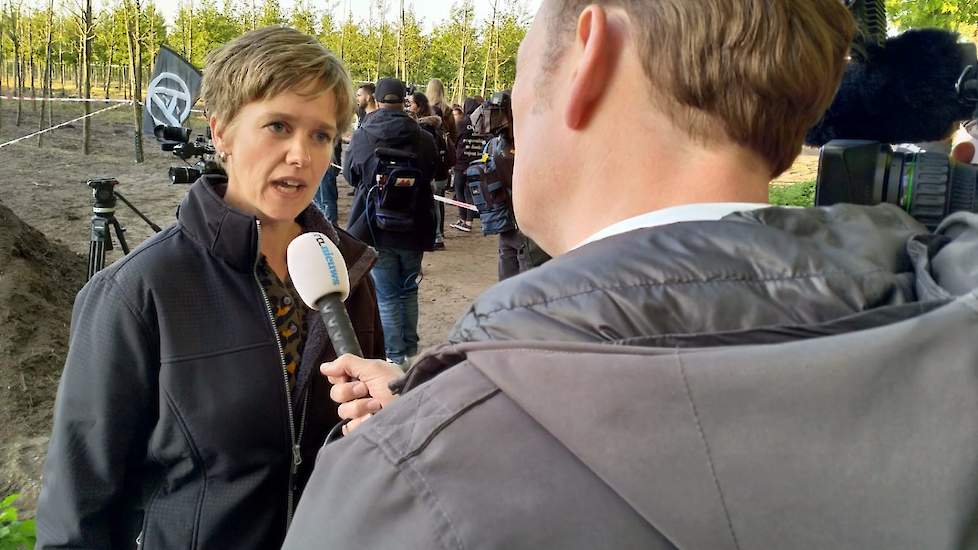 Janssen staat de pers te woord tijdens de Boxtel-bezetting eerder dit jaar.
