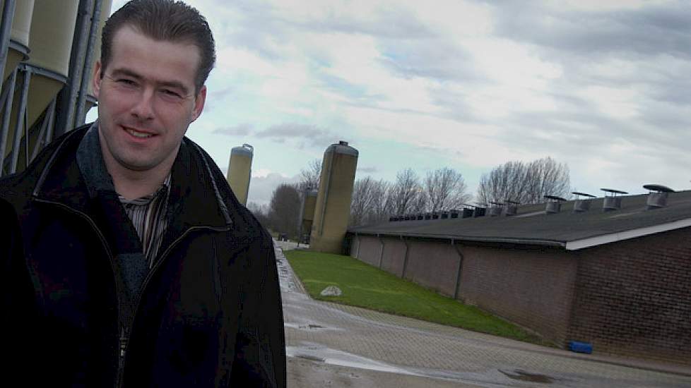 Bestra-adviseur Frank Steenbreker heeft in Wehl samen met zijn ouders een maatschap met 4.500 vleesvarkens.. Op zijn bedrijf streeft hij naar een voerwinstpercentage van 120 tot 130  procent. „Wat ik varkenshouders adviseer, streven wij ook op ons bedrijf