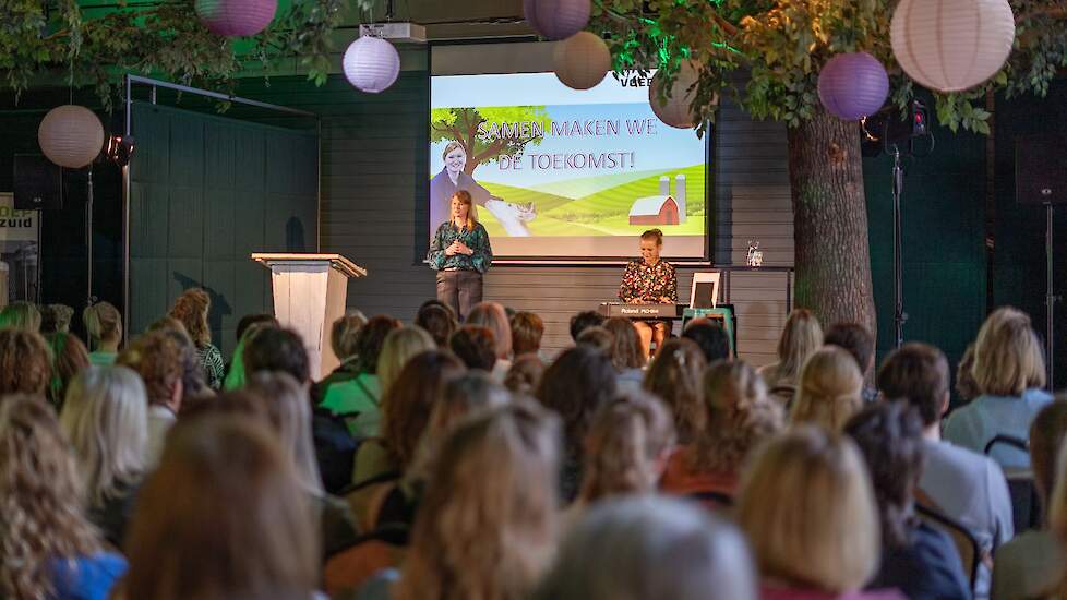 „Boerinnen zijn onmisbare krachten op het boerenerf en hebben veel rollen. Denk aan alle uitdagingen op het bedrijf, je gezin, je relatie en je werk. De ene dag gaat dat makkelijker dan de andere en ook ik herken dit in mijn dagelijkse leven.” Zo startte