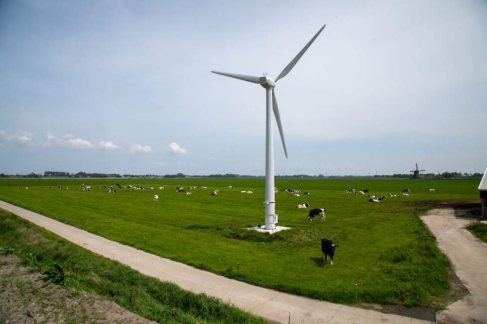 Windmolen op platteland