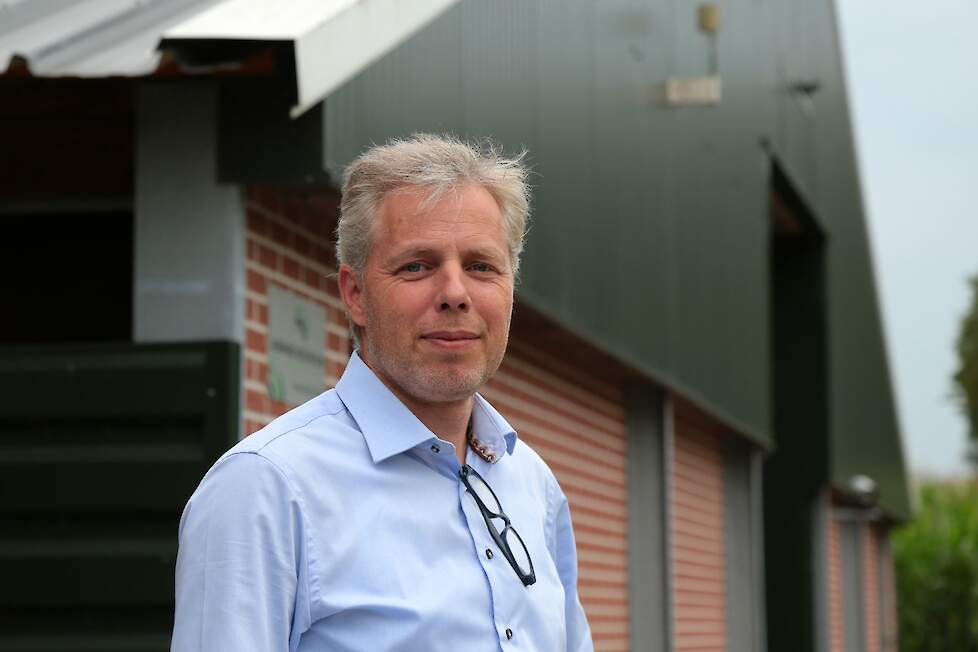 &bdquo;Met een structurele afroming van dierrechten bij lease en verkoop buiten de familie wordt de pluimveesector vakkundig de nek omgedraaid&rdquo;, waarschuwt NVP-voorzitter Bart-Jan Oplaat.