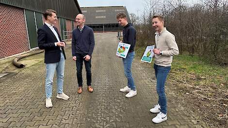 Video: Landbouwminister Van Essen (D66) legt eerste werkbezoek af: 'Als we geen keuzes maken dan is er geen toekomst'