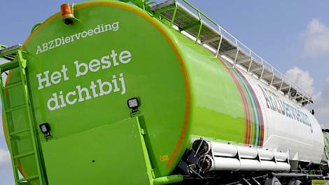 Vrachtwagen van ABZDiervoeding